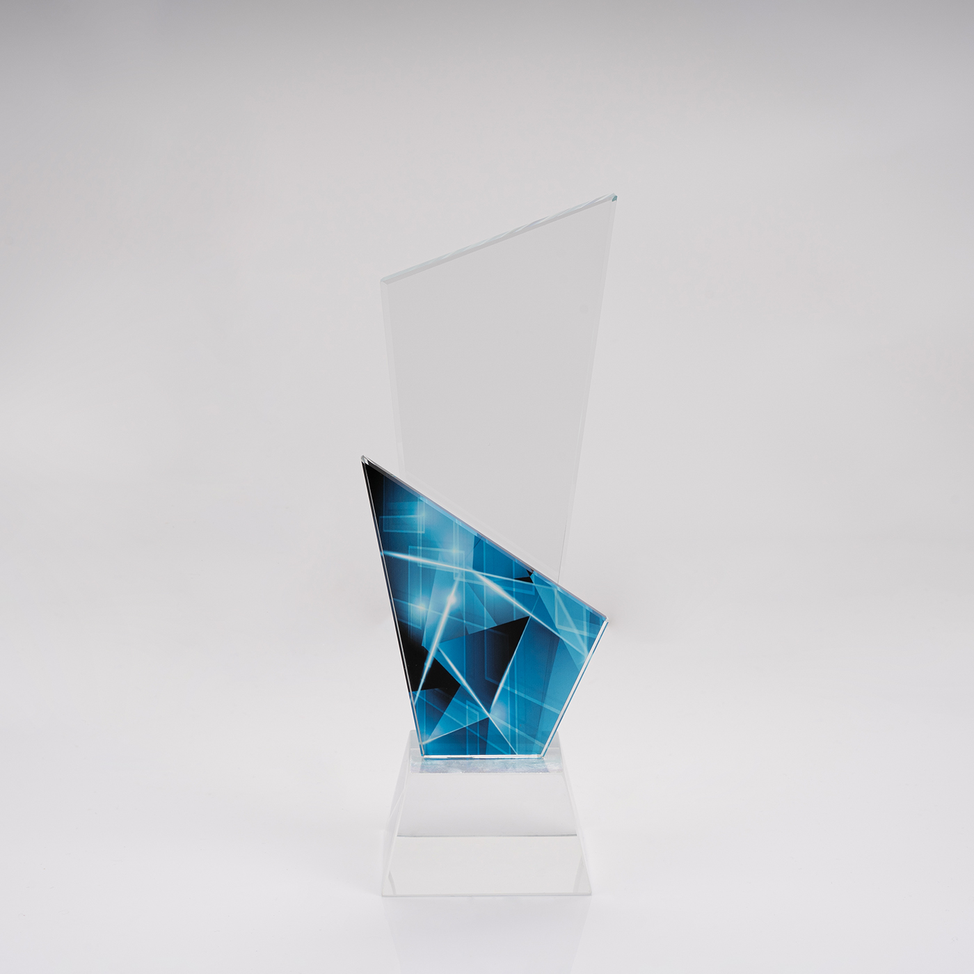 Crystal Invincible Award Trophy3