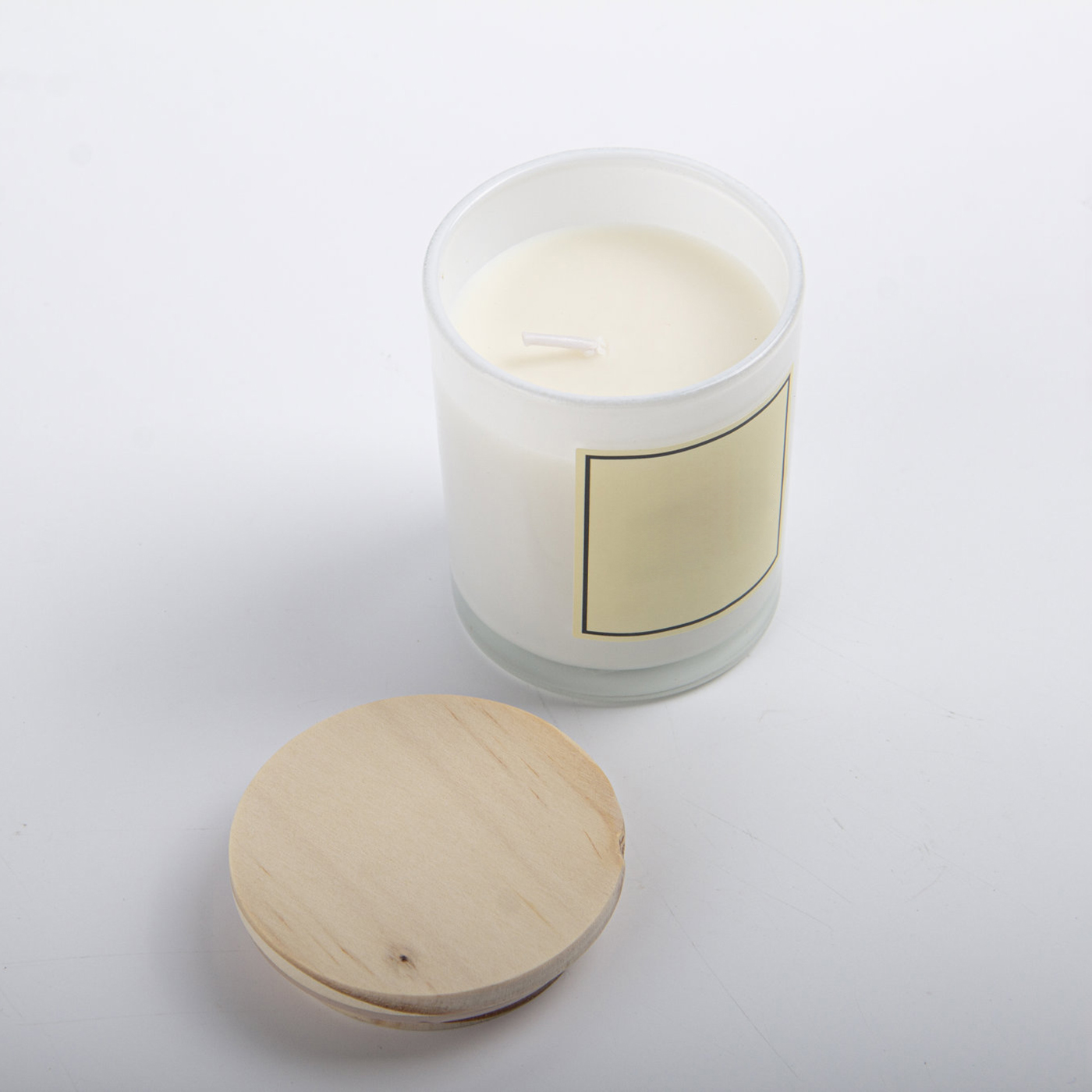 Glass Scented Candle With Wooden Lid3