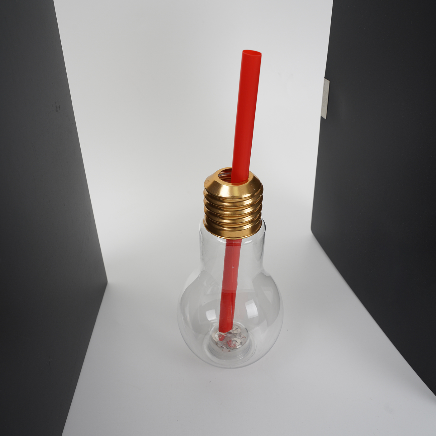 13.5 oz. Light Bulb Cup With Straw3