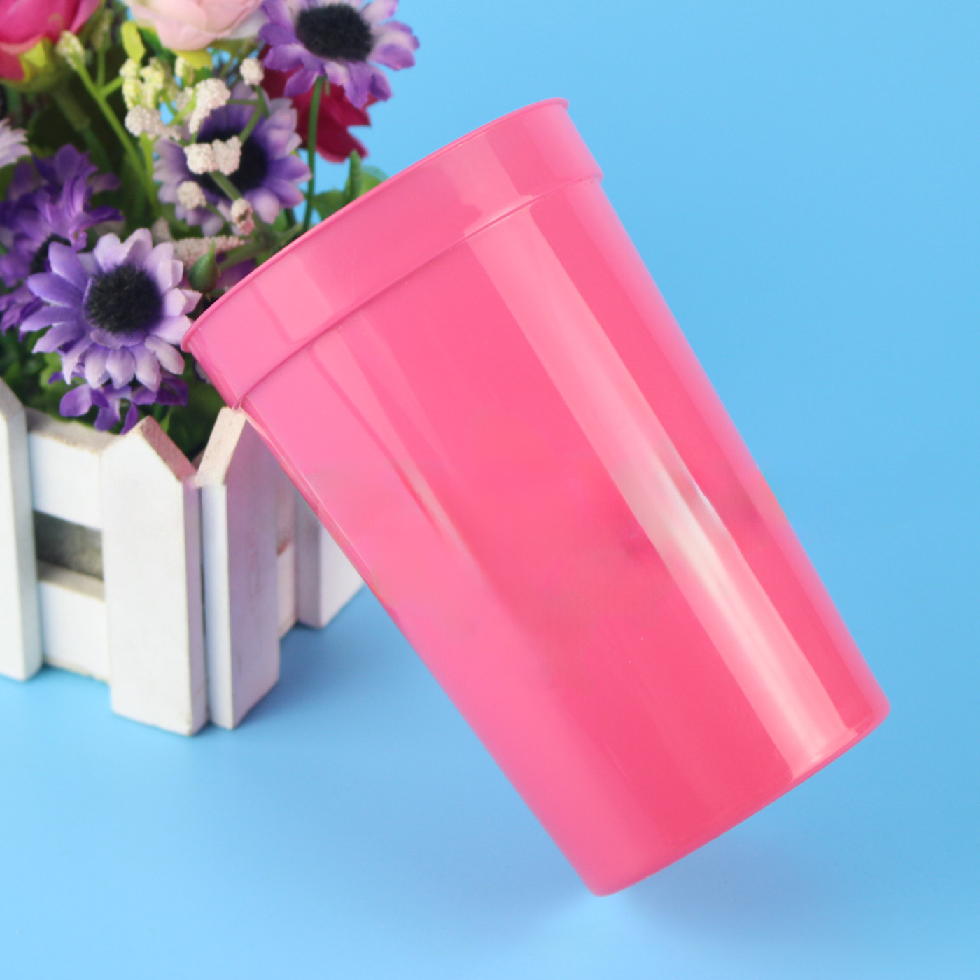 22 oz. Plastic Stadium Cup2