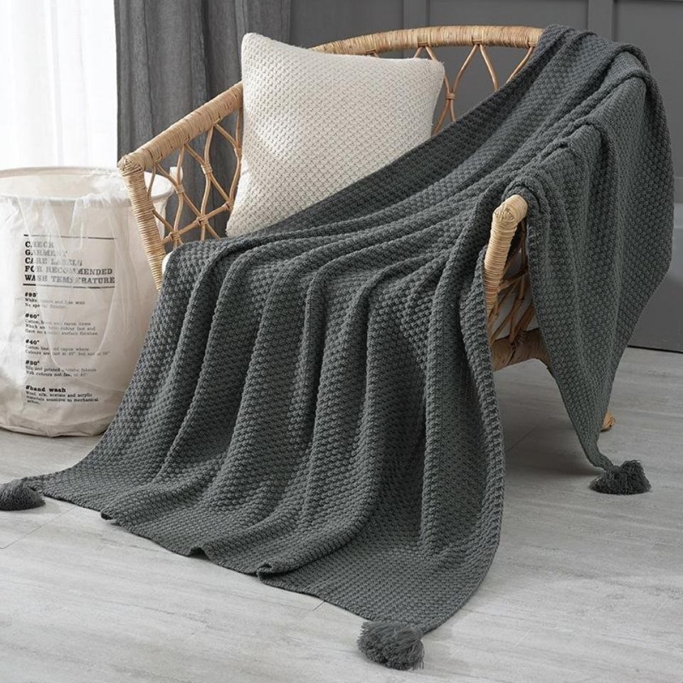 Knitted Blanket With Tassels2